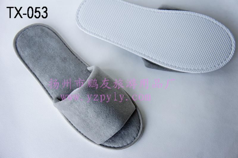 毛绒类拖鞋