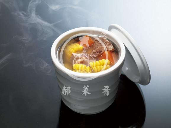红萝卜玉米排骨汤