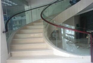 楼梯弧形玻璃