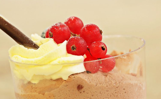 奶油草莓味冰淇淋的制作设备贵不贵