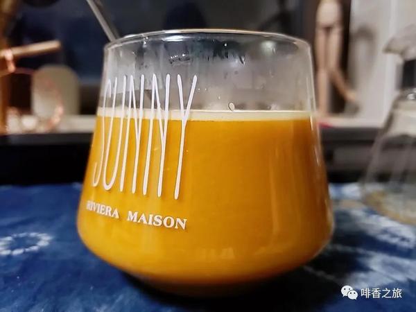这算是第一款我自认的黑暗料理:南瓜燕麦咖啡