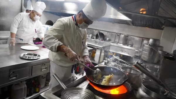 餐饮老板必看：戴口罩这个行为给行业释放了什么样的哲学信号？