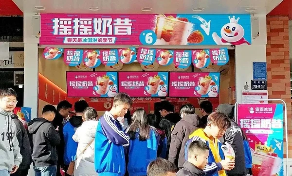 为什么蜜雪冰城、7分甜的店，看起来就很赚钱？