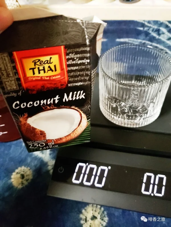 这款家庭版椰浆冷萃拿铁很好喝
