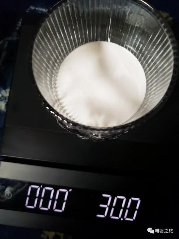 这款家庭版椰浆冷萃拿铁很好喝