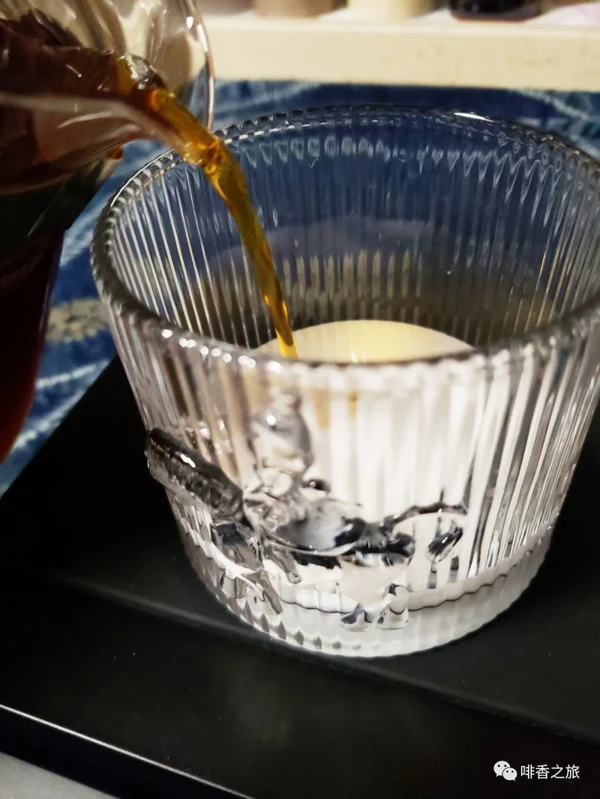 这款家庭版椰浆冷萃拿铁很好喝