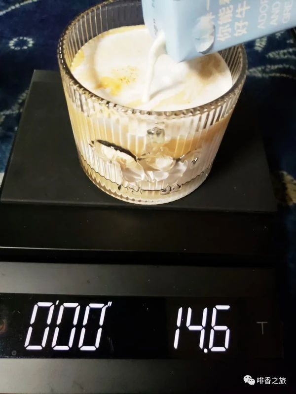 这款家庭版椰浆冷萃拿铁很好喝