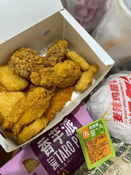 餐企集体变身“直播达人”，除了“卖货”，直播还能做些啥？