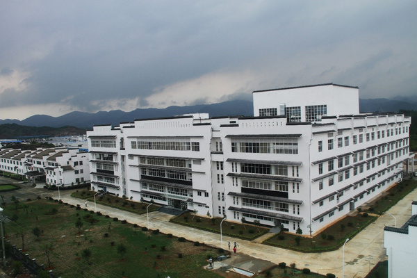 深圳市深宝华城科技有限公司