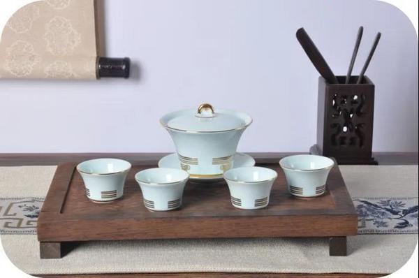 觥籌交錯，餐桌上的精致風(fēng)景等你來賞