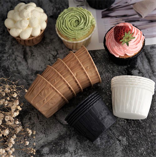 彩色卷边蛋糕杯