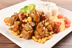 黃豆燜豬蹄