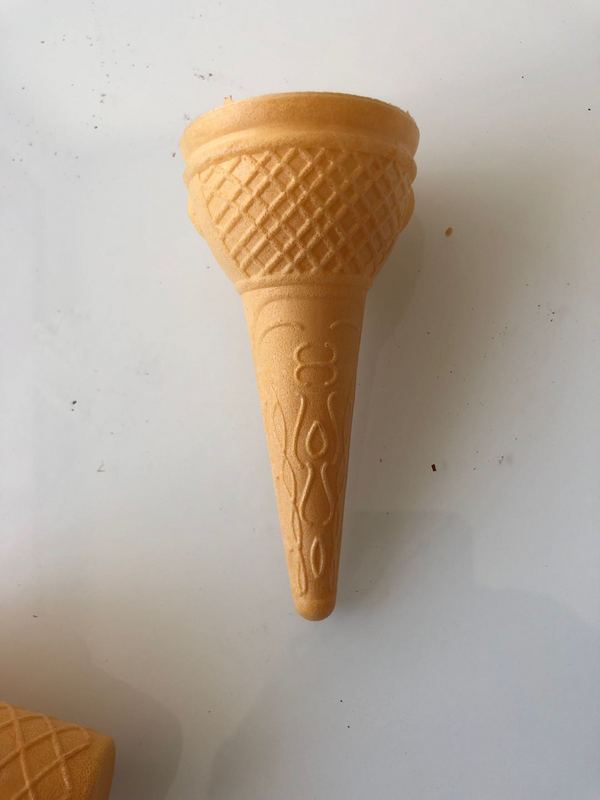 冰淇淋甜筒火炬筒