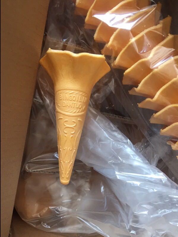 冰淇淋甜筒花旋筒