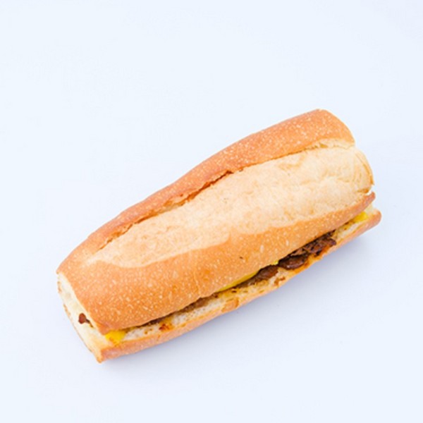 车达黑椒牛肉软法三明治（160g）-Black pepper beef sandwich with Cheddar cheese