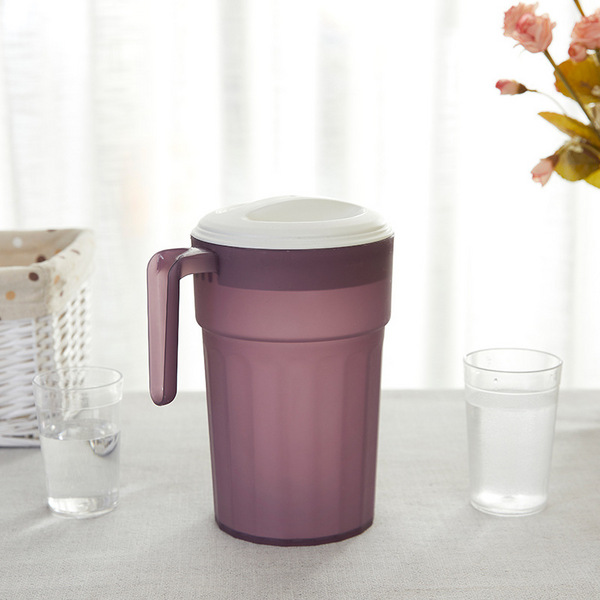 时尚带盖冷水壶