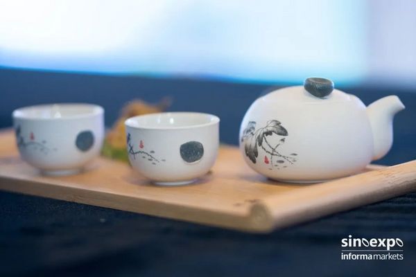 送春歸