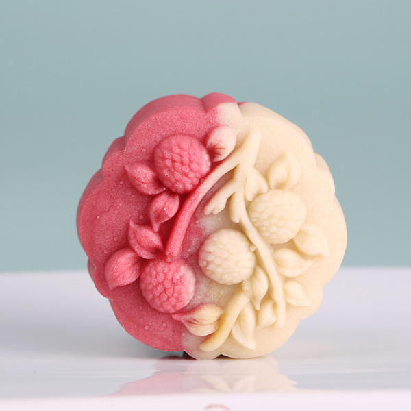 珠江饼业双色桃山月饼