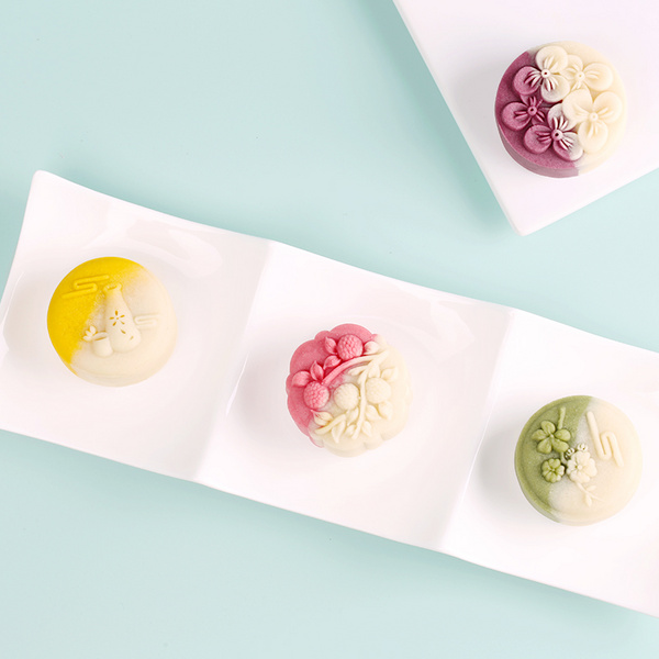 珠江饼业双色桃山月饼