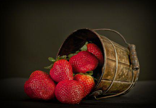 吃草莓果萃都有哪些好处呢