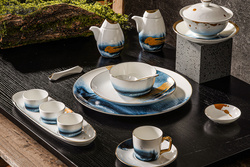 “云棲桃源”系列餐具