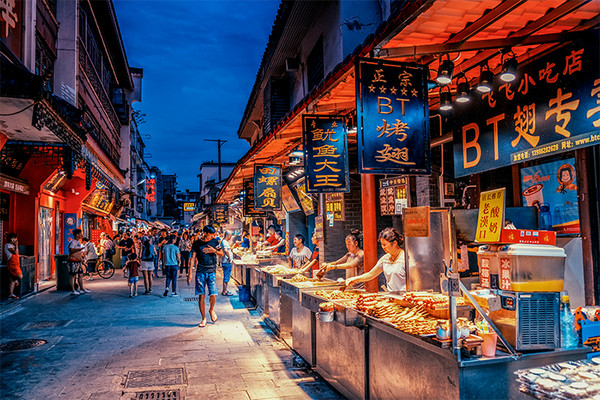 餐饮信号“夜经济” 正在成为城市消费的新蓝海！