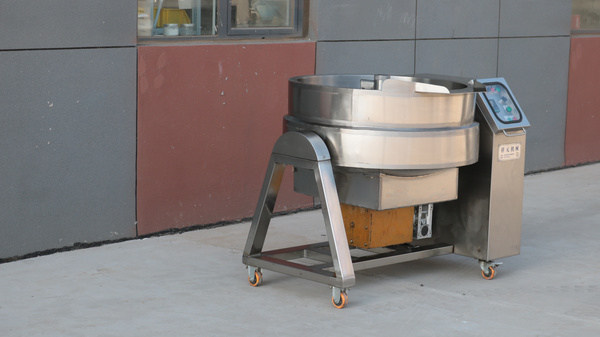 可顷式双向下搅拌炒锅