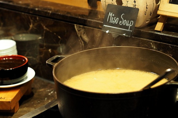 可倾斜式汤锅：提高烹饪效率的新选择