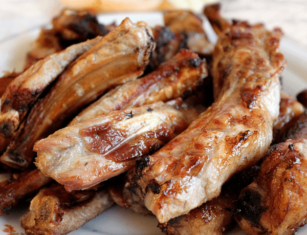 豬排醬汁：肉質(zhì)鮮嫩，口感豐富的美味佳肴