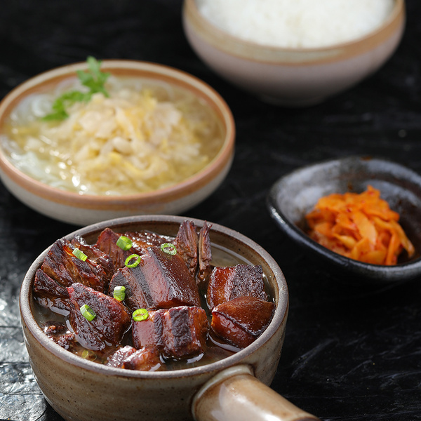 美味坛肉酸菜锅