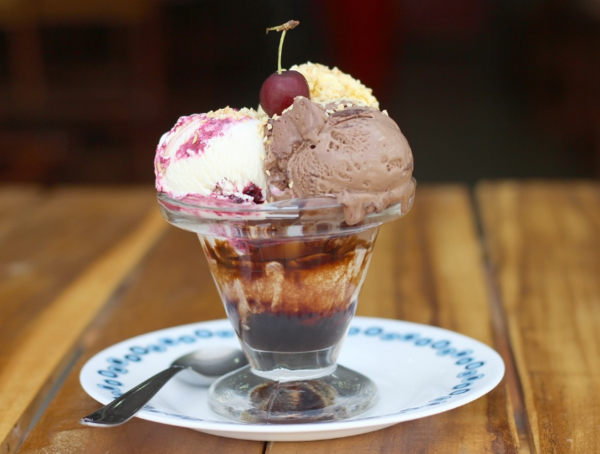 创意便携，享受甜蜜冰淇淋时刻——紧凑款软式冰淇淋机