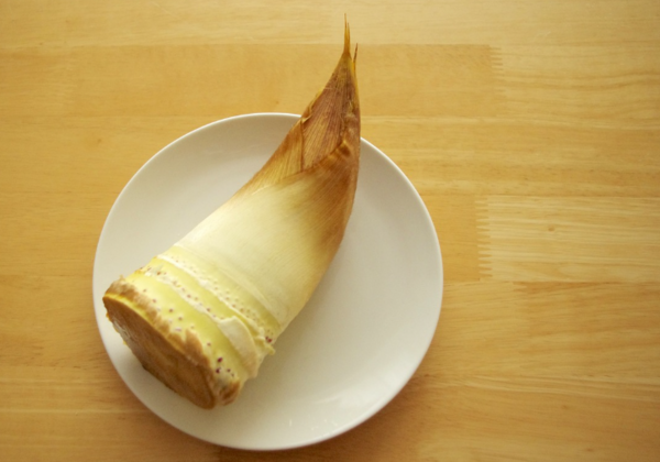 老坛冬菜香笋：传统味道的美味佳肴