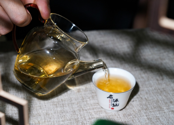 芳香四溢的牡丹香乌龙茶：花香与茶韵的完美结合