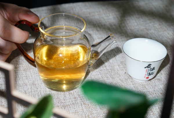 芳香四溢的牡丹香乌龙茶：花香与茶韵的完美结合