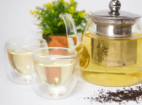 白桃乌龙茶：优雅与清新的完美结合