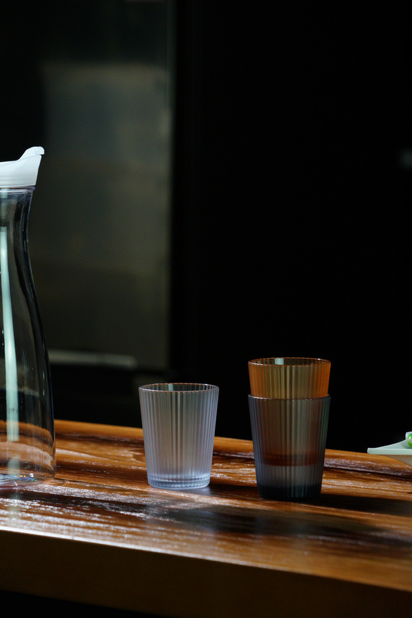 简洁ins风竖纹饮料杯