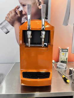 冰水及氣泡水一體機