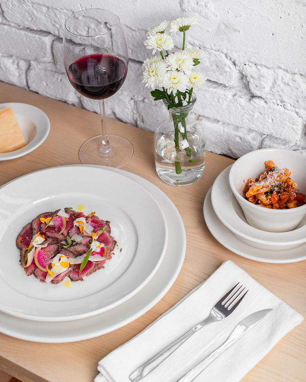 Tuxton德士敦白瓷餐盘系列