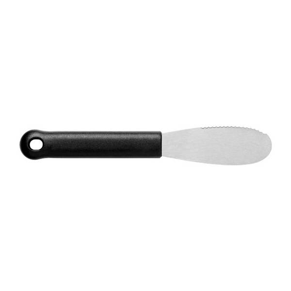 Spreader-serrated edge