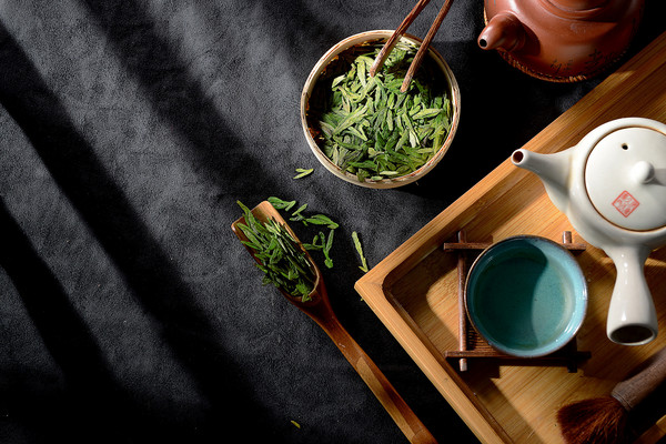 一杯茶的魅力：你认为一杯茶能带来怎样的心灵体验与生活启示？