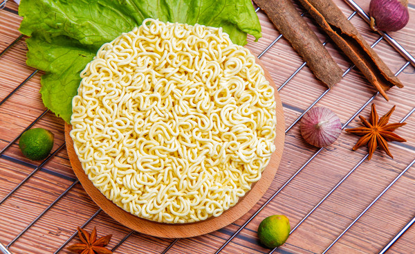 方便食品原料批发如何选？价格、品质、供应稳定性哪个更重要？