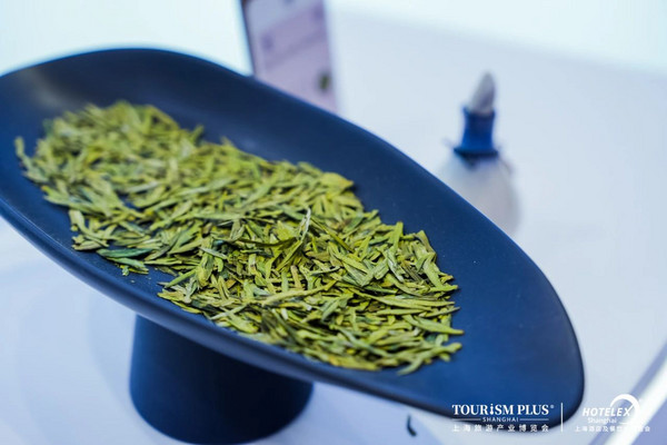 2024年新茶飲行業(yè)耗茶量約30萬(wàn)噸 霸王茶姬啟動(dòng)美國(guó)IPO 海底撈去年推出11個(gè)子品牌共計(jì)74家門(mén)店…