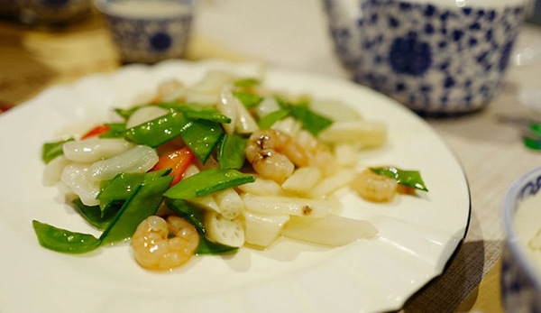 外卖“三国杀”下的订单暴增 餐饮企业如何应对？