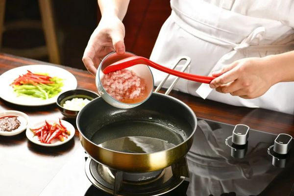 卖3元早餐的南城香 开始卖3.18元1两的现炒荤菜了？南城香这波儿玩大了