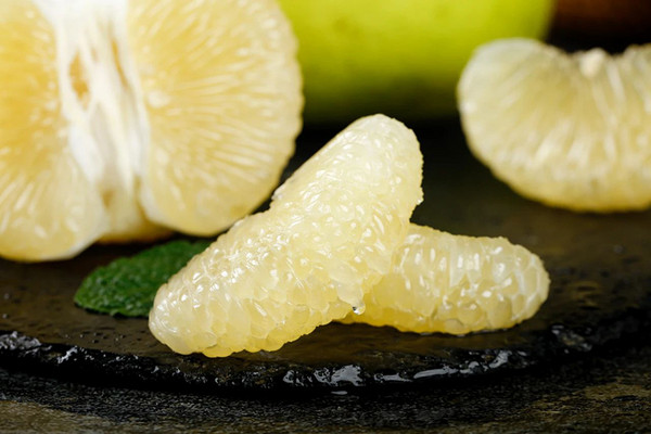 一颗柚子的千亿级生意经，谁在抢滩“黄金果”赛道？