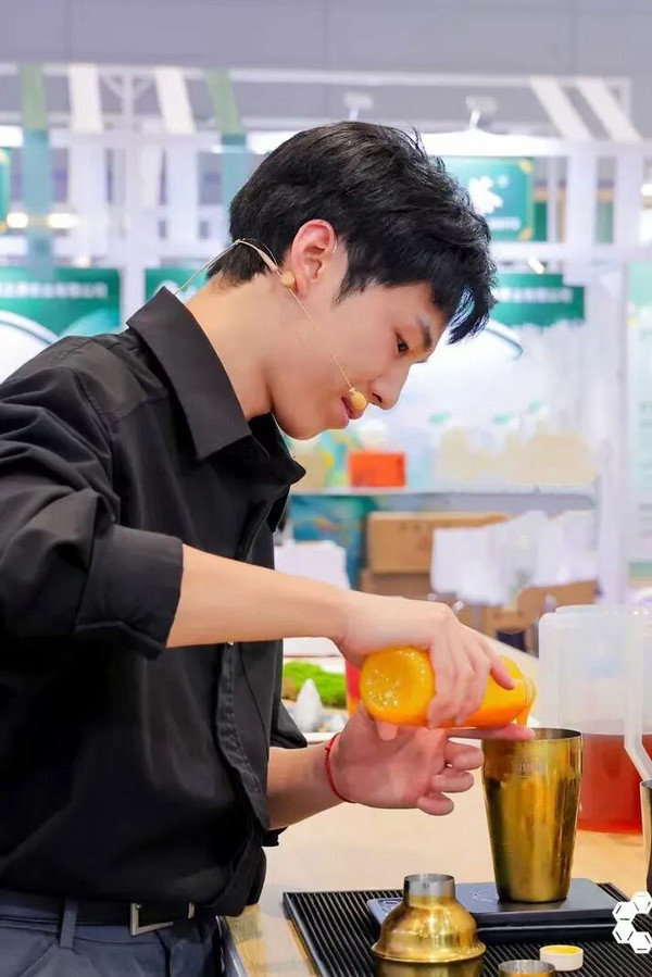 用茶底做IP，淘出30万吨商业黄金！揭秘这些现制饮品品牌的吸金秘籍