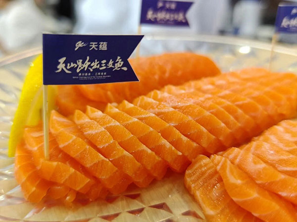 FHA金狮奖的荣耀选择,天蕴三文鱼亮相新加坡滨海湾金沙!揭秘冠军食材的全球魅力