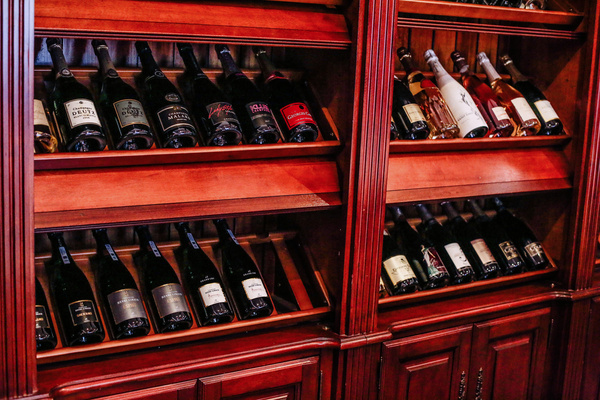 如何挑选适合自己口味的葡萄酒？新手必看指南